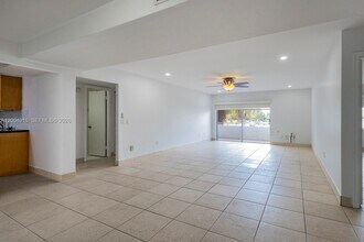 7747 SW 86th St in Miami, FL - Building Photo - Building Photo