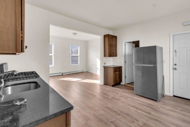 3 May St, Unit 3R in Irvington, NJ - Building Photo - Building Photo
