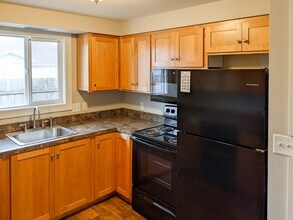 145-195 Churchdale Ave N in Keizer, OR - Building Photo - Building Photo