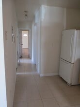 208 Vine St, Unit 1 Floor in Elizabeth, NJ - Building Photo - Building Photo
