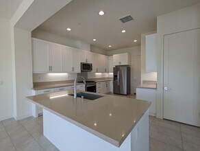 1608 Candela Ct in Palm Springs, CA - Building Photo - Building Photo