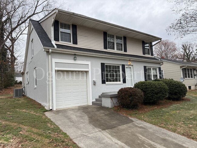 property at 2439 Cherokee Ln