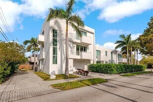 561 NE 15th Ave in Fort Lauderdale, FL - Building Photo