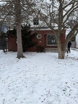 20215 Sunset Dr in Warrensville Heights, OH - Building Photo