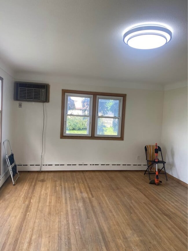 205 9th St S in South St. Paul, MN - Foto de edificio - Building Photo