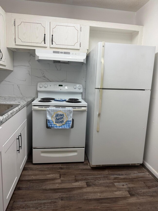 180 Windsor E in West Palm Beach, FL - Building Photo - Building Photo