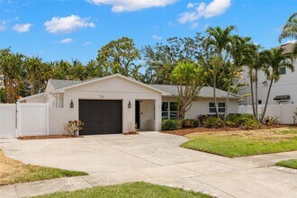 731 Alda Way NE in St. Petersburg, FL - Building Photo - Building Photo