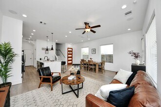 2415 Anita St in Houston, TX - Building Photo - Building Photo