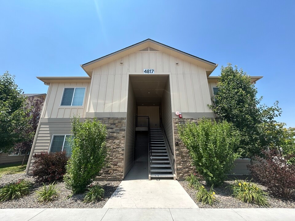 4817 Continental Ln, Unit 103 in Caldwell, ID - Building Photo