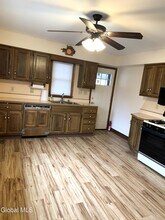 15 Grounds Pl in Albany, NY - Building Photo - Building Photo