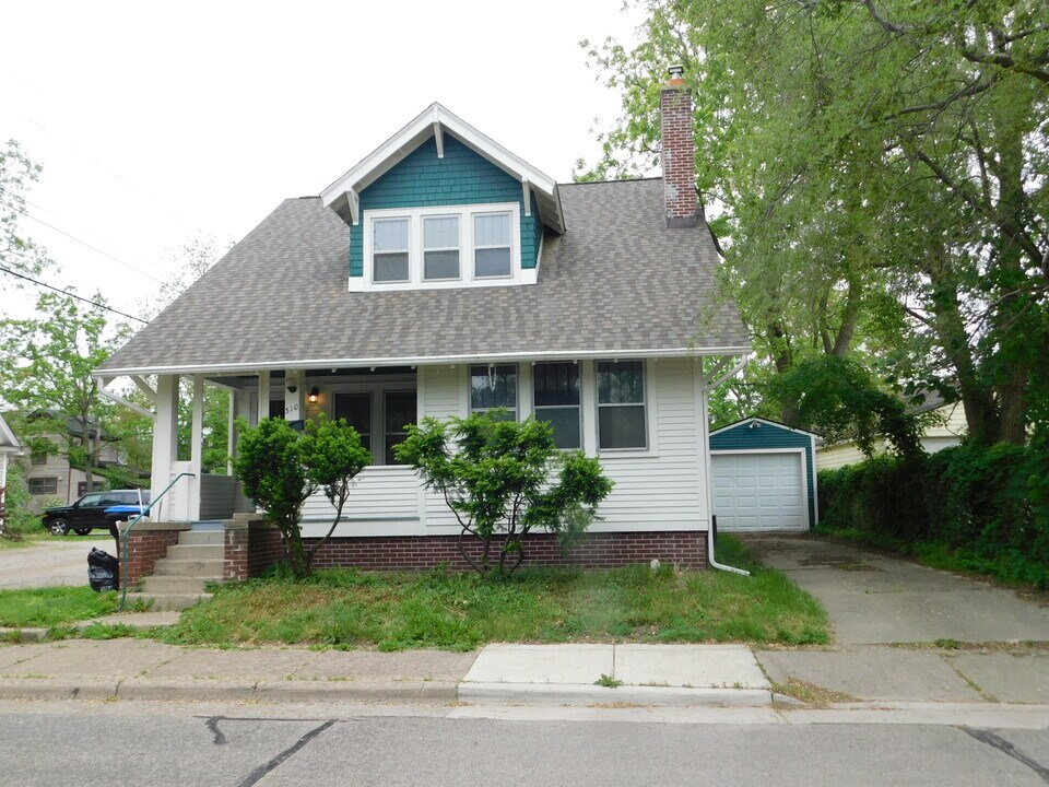 310 Olive St in Ypsilanti, MI - Building Photo