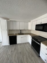 Village West Apartments in Arvada, CO - Building Photo - Building Photo