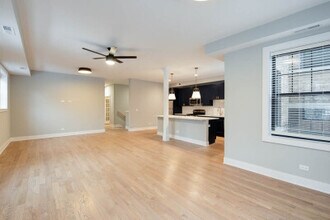 4411 N Seeley Ave, Unit 1A in Chicago, IL - Foto de edificio - Building Photo