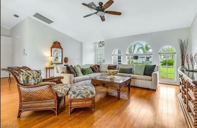 915 SW 1st Terrace in Cape Coral, FL - Building Photo - Building Photo