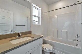 127 E Amboise Ct in Sandy, UT - Building Photo - Building Photo