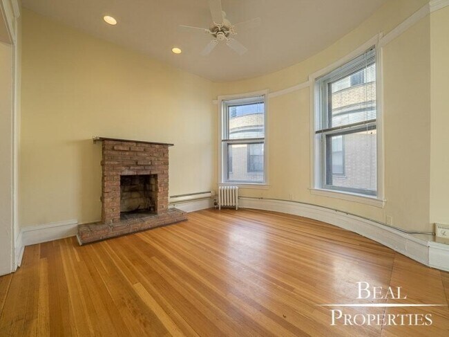 property at 1220 N Dearborn St