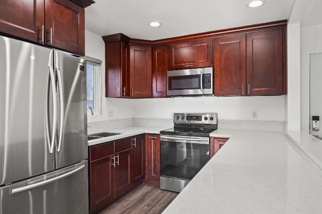 1101 N Flower St in Santa Ana, CA - Building Photo - Building Photo