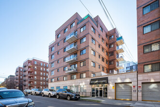 Garden Hill in Rego Park, NY - Building Photo - Building Photo