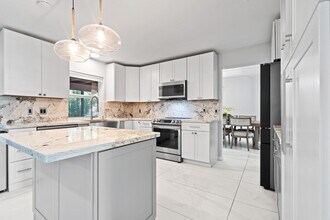 2745 Omega Pl in North Palm Beach, FL - Building Photo - Building Photo