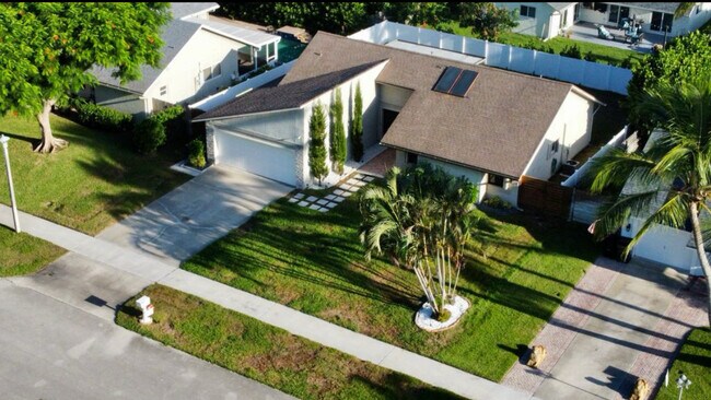 1523 Gallinule Dr in Delray Beach, FL - Building Photo - Building Photo