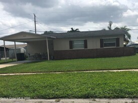 1965 Barkley Ave in Melbourne, FL - Building Photo