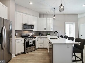 2537 Grays Ferry Ave in Philadelphia, PA - Building Photo - Building Photo