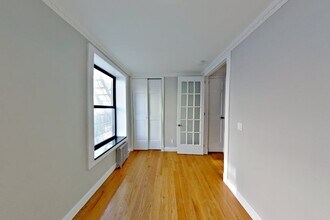 334 E 100th St, Unit 4B in New York, NY - Building Photo - Building Photo