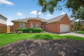 3491 Cedar Prairie Dr in League City, TX - Building Photo - Building Photo
