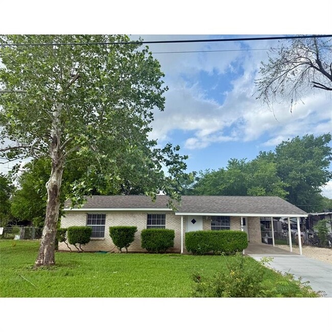 property at 1109 Fauntleroy Trail