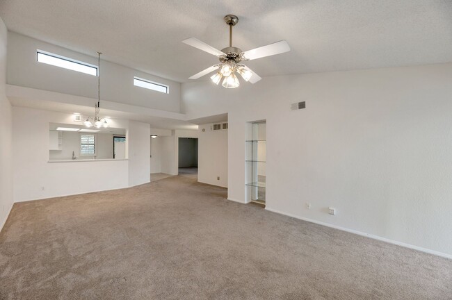 16739 E El Lago Blvd in Fountain Hills, AZ - Building Photo - Building Photo