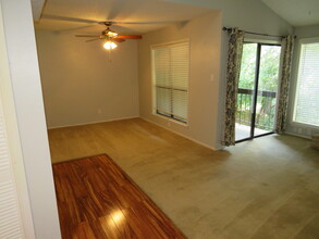 3843 Barrington St, Unit #257 in San Antonio, TX - Building Photo - Building Photo