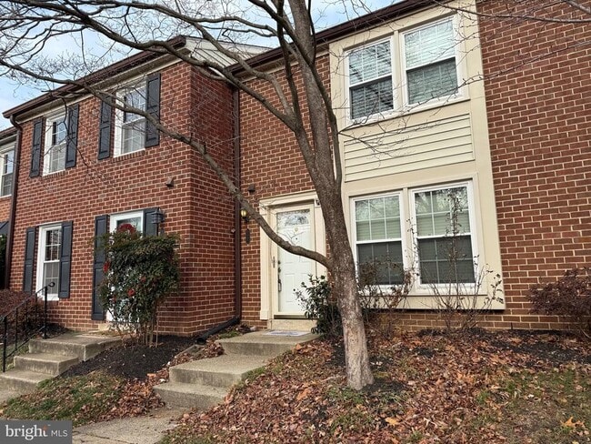 6005 Independence Way in Alexandria, VA - Foto de edificio - Building Photo