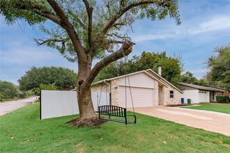 1651 Chippeway Ln in Austin, TX - Building Photo - Building Photo