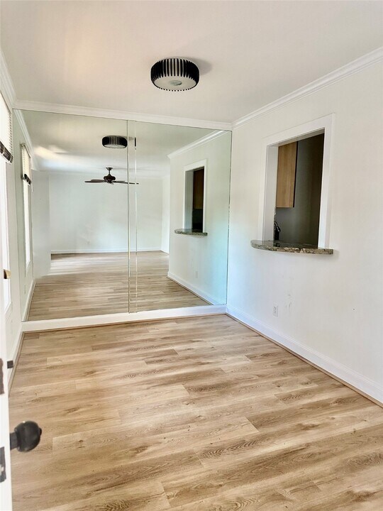9029 Gaylord Dr in Houston, TX - Building Photo