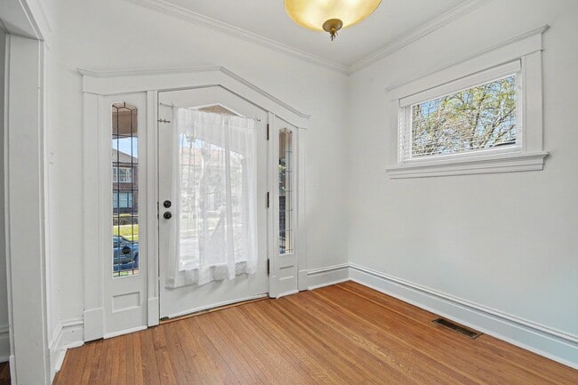 7045 Pershing Ave in University City, MO - Building Photo - Building Photo