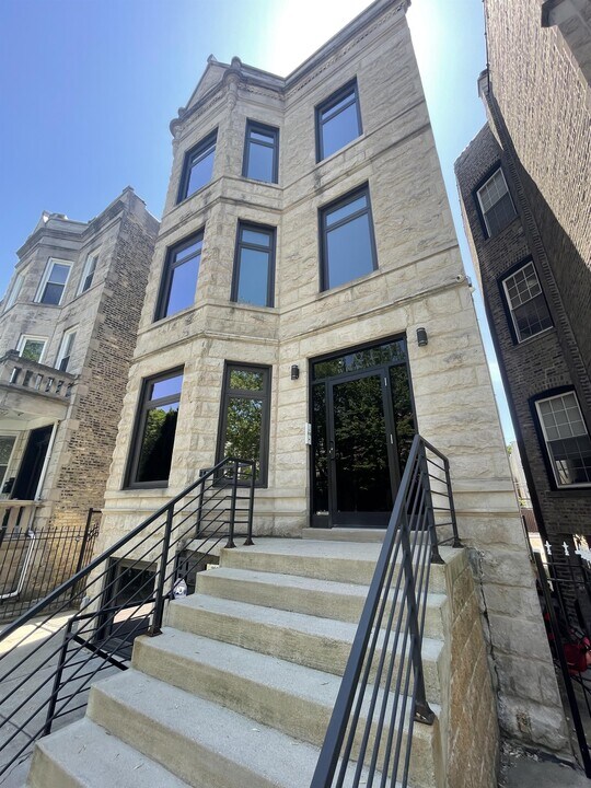 3321 W Pierce Ave in Chicago, IL - Building Photo
