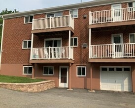 300 Ketchamtown Rd, Unit C10 in Wappingers Falls, NY - Foto de edificio - Building Photo