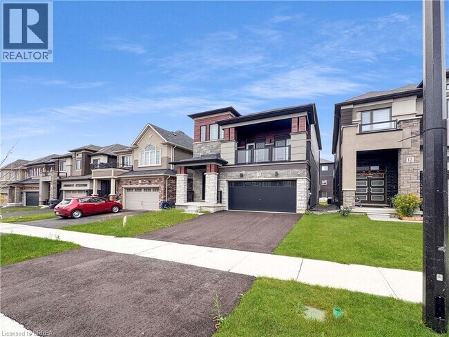 14 Brewis St in Brant, ON - Building Photo - Building Photo