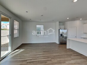 5783 Morgans Mile Street in Las Vegas, NV - Foto de edificio - Building Photo