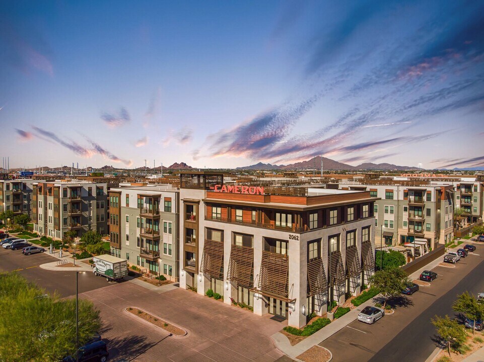 The Cameron in Tempe, AZ - Foto de edificio