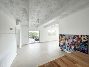 860 NE 78th St in Miami, FL - Building Photo - Building Photo