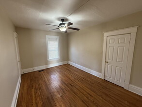 742 Mc Reynolds Ave NW in Grand Rapids, MI - Building Photo - Building Photo