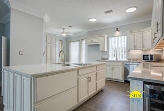 53 Yacht Club Dr NE in Fort Walton Beach, FL - Building Photo - Building Photo