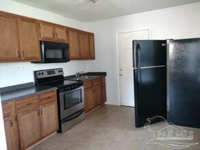 1004 W Hayes St in Pensacola, FL - Building Photo - Building Photo