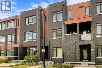 370 Red Maple Rd in Richmond Hill, ON - Building Photo - Building Photo