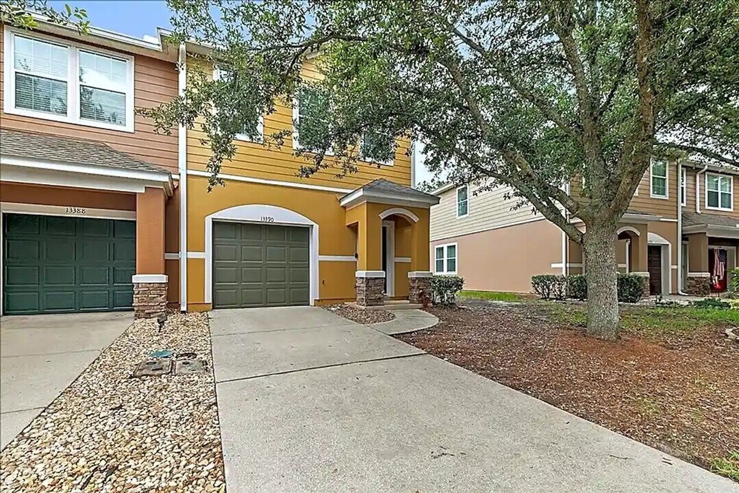 13390 Ocean Mist Dr in Jacksonville, FL - Building Photo
