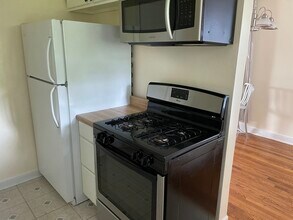 623 Waukegan Rd in Deerfield, IL - Building Photo - Building Photo