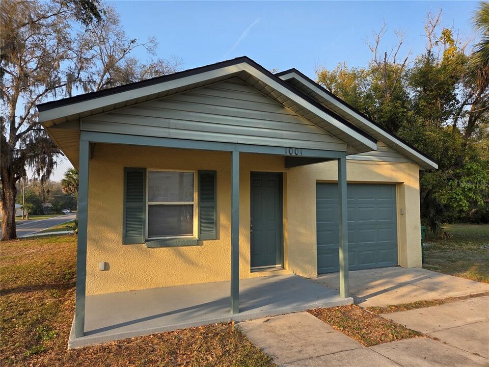 1001 E McDonald Ave in Eustis, FL - Building Photo