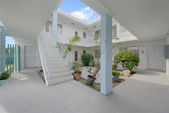 501 NE 82nd Terrace in Miami, FL - Foto de edificio - Building Photo