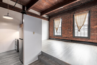 Union Place Apartments in Hartford, CT - Building Photo - Interior Photo